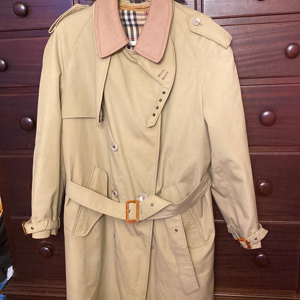 EUC Vintage Lined Trench coat, Made in Poland, sz 40R